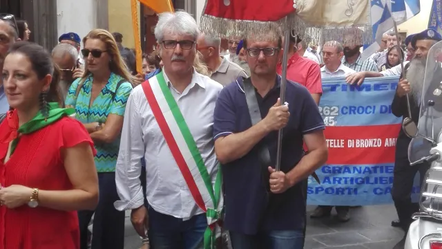 Descrizione immagine non disponibile